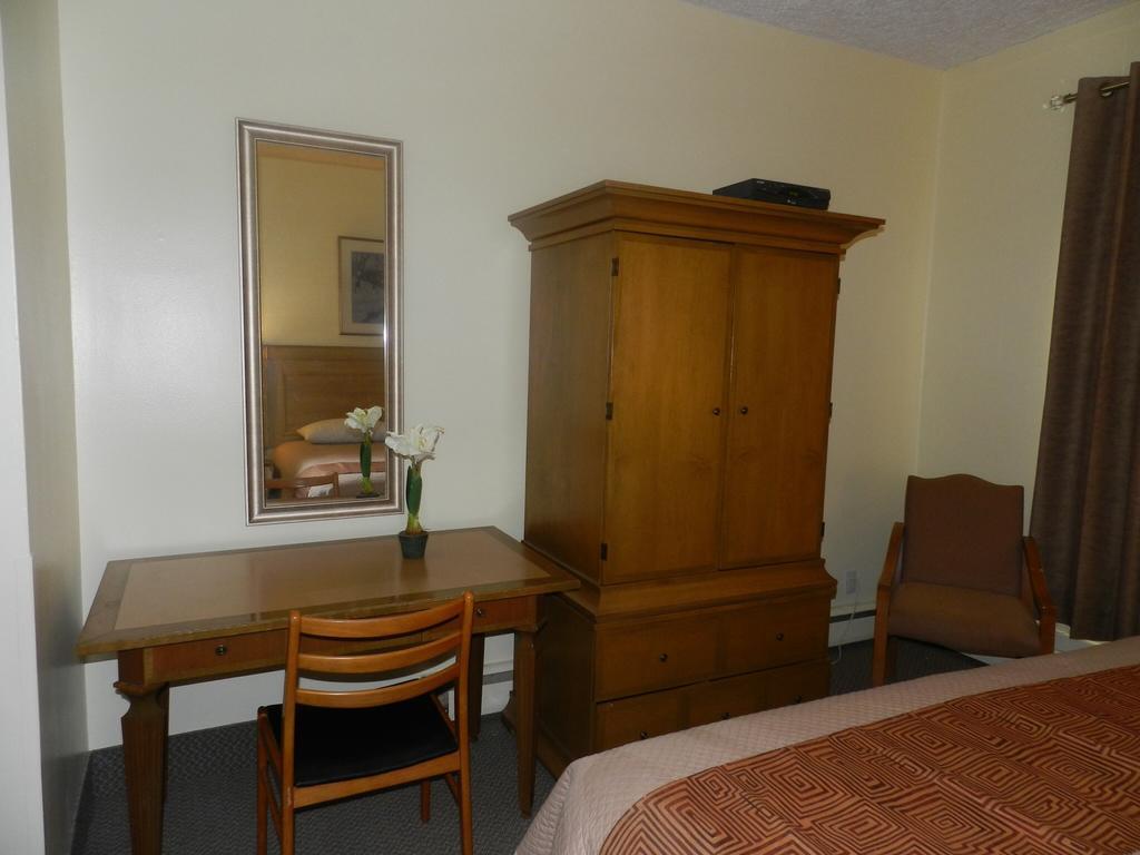 L'Auberge De L'Aeroport Inn Dorval Oda fotoğraf