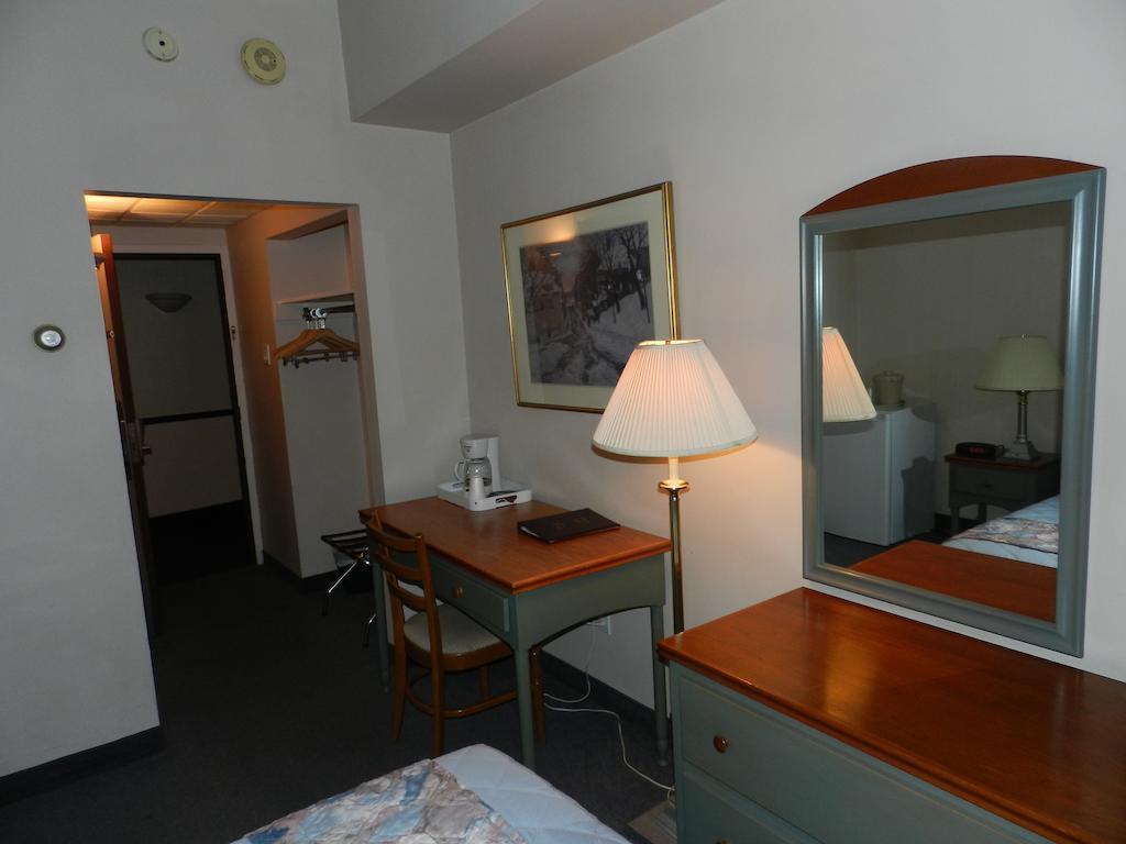 L'Auberge De L'Aeroport Inn Dorval Oda fotoğraf