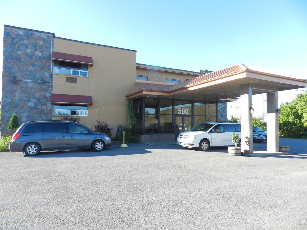L'Auberge De L'Aeroport Inn Dorval Dış mekan fotoğraf